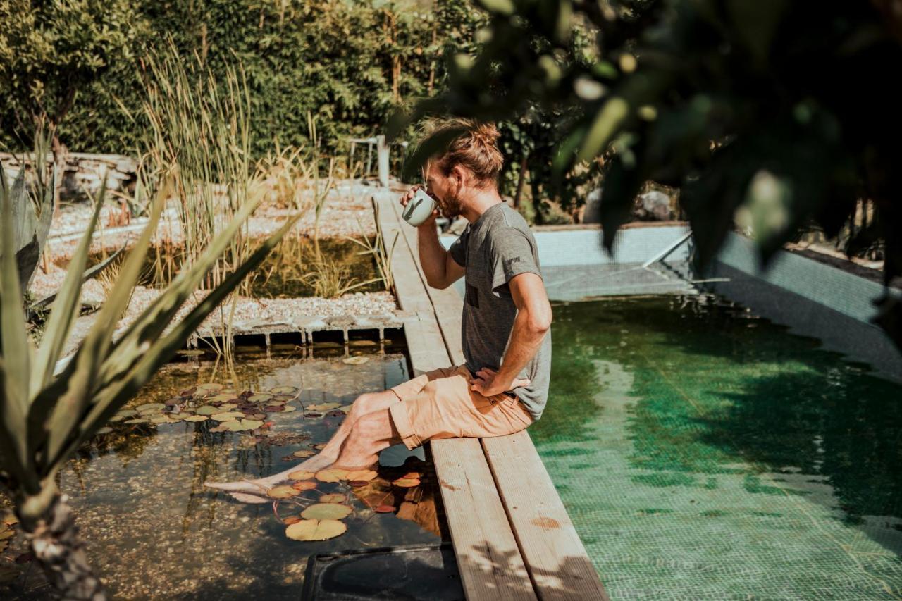The Far End Surf House - Surf & Yoga Holidays Лориньян Экстерьер фото