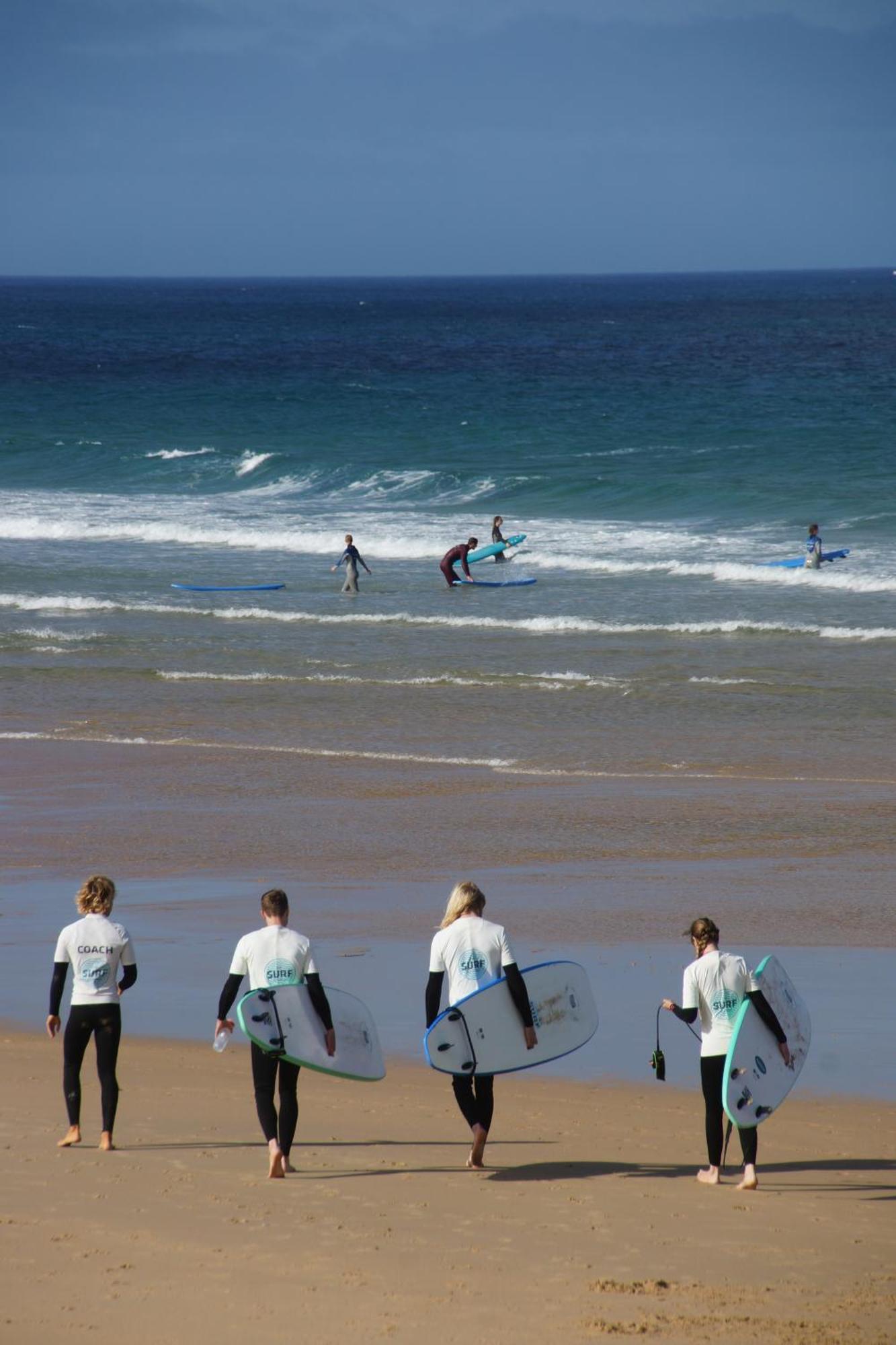 The Far End Surf House - Surf & Yoga Holidays Лориньян Экстерьер фото
