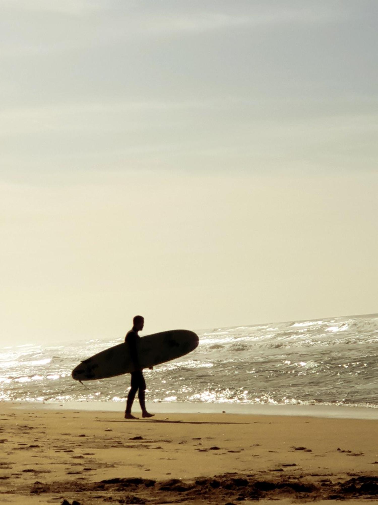 The Far End Surf House - Surf & Yoga Holidays Лориньян Экстерьер фото