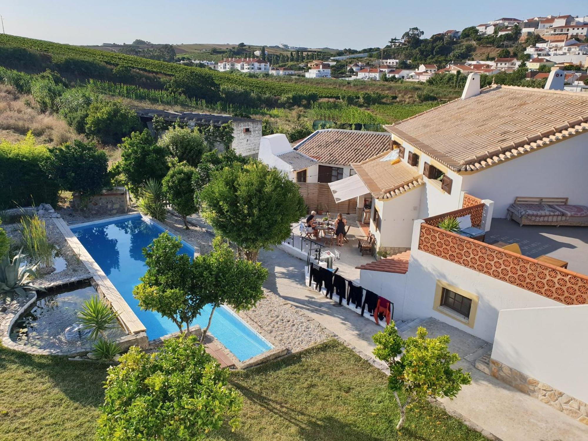 The Far End Surf House - Surf & Yoga Holidays Лориньян Экстерьер фото