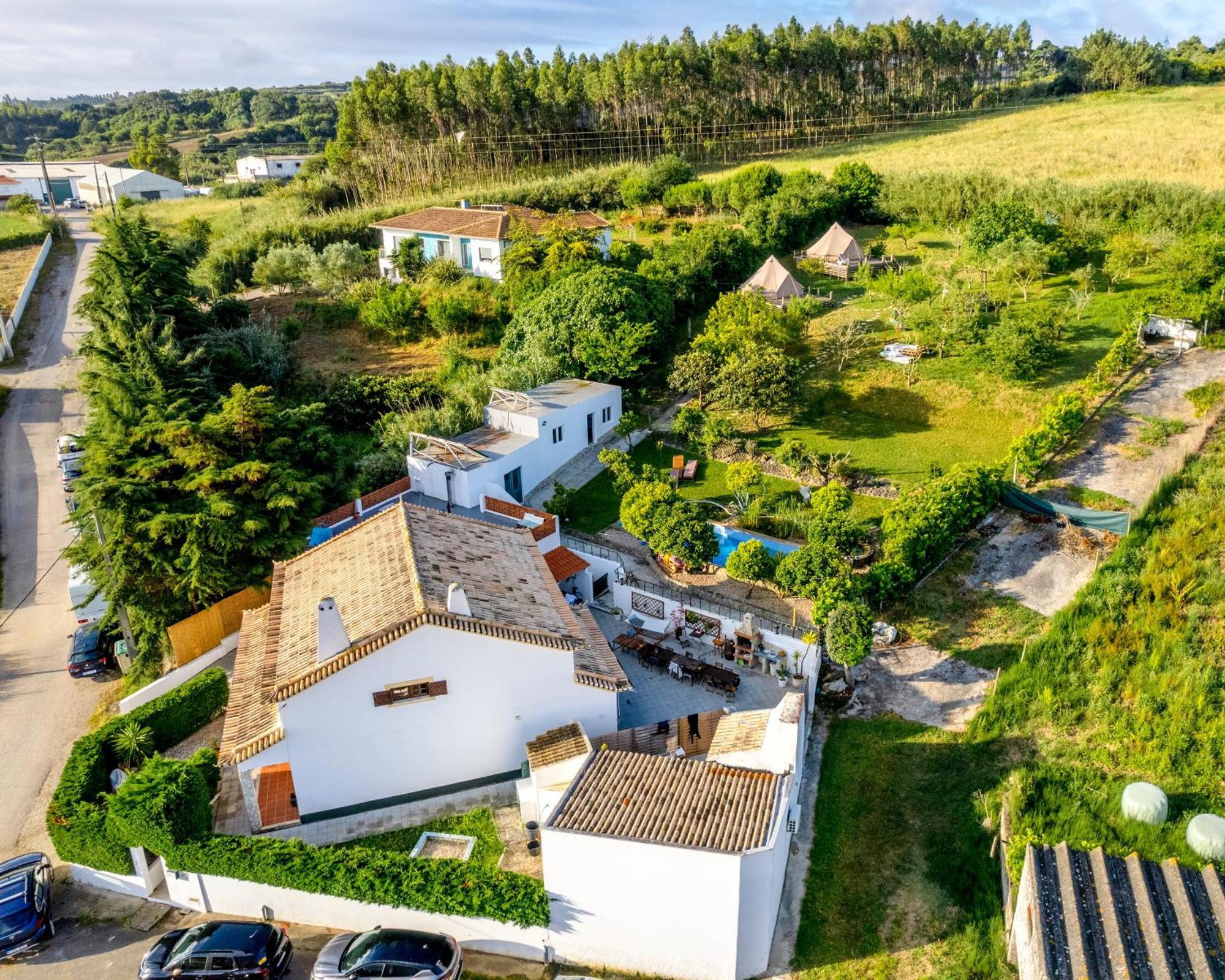 The Far End Surf House - Surf & Yoga Holidays Лориньян Экстерьер фото